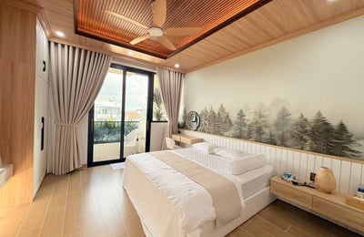 Miete einer geräumigen Villa mit Pool und Dachterrassen-Lounge, Da Nang, Vietnam